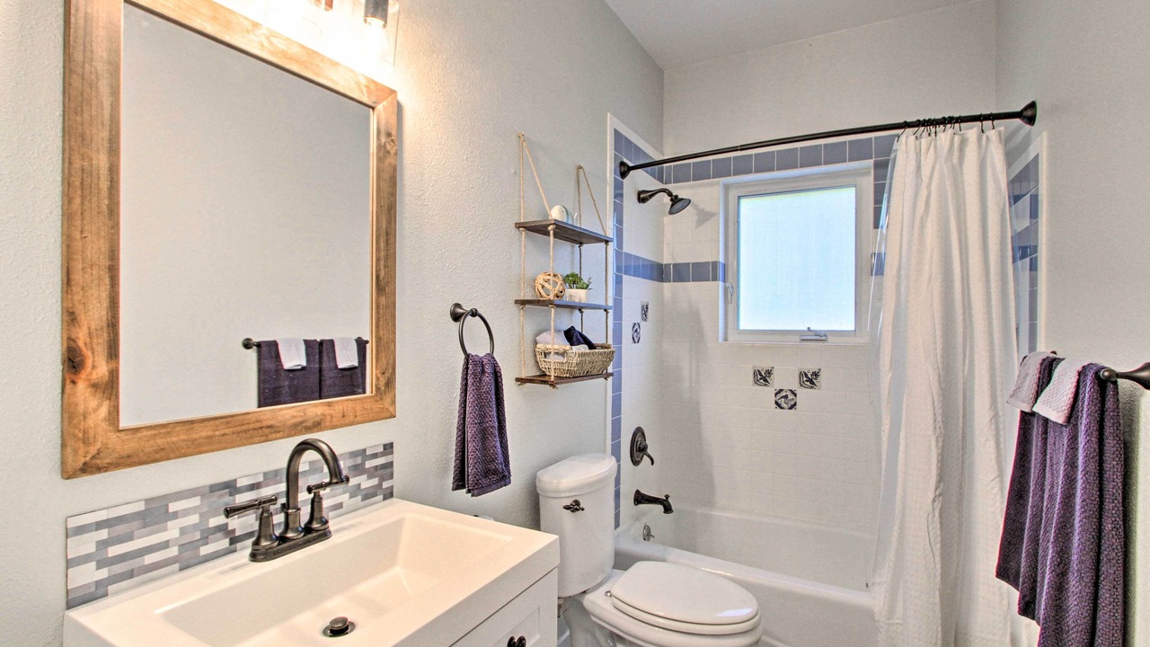 Photo of Bathroom in Anderson Island