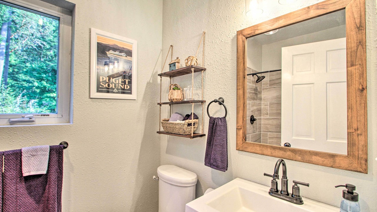 Photo of Bathroom in Anderson Island
