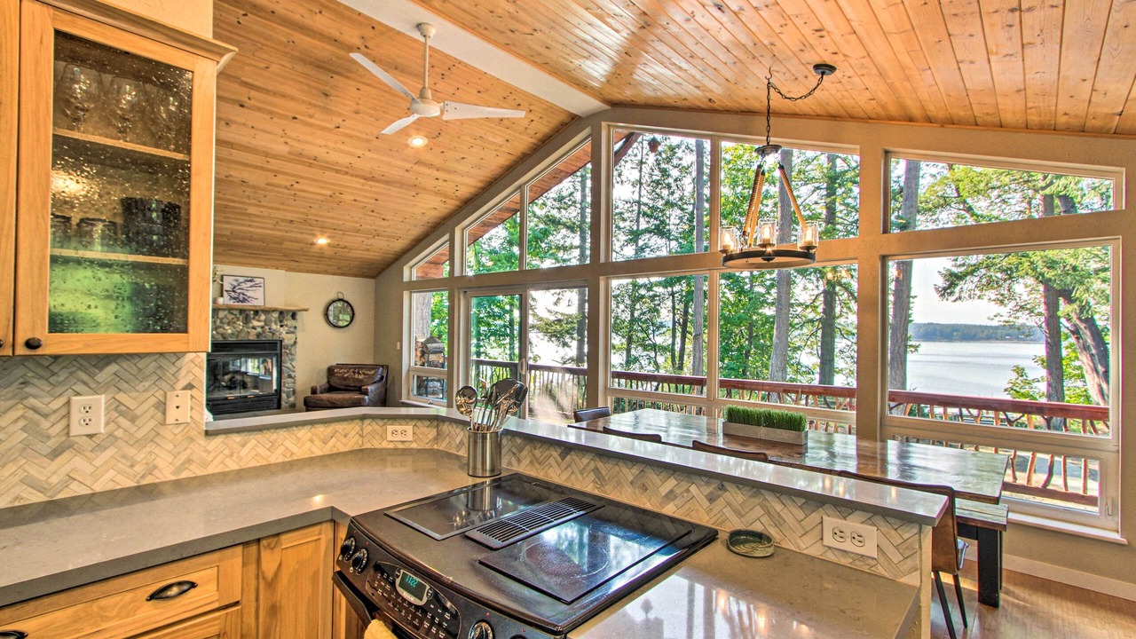 Photo of Kitchen in Anderson Island