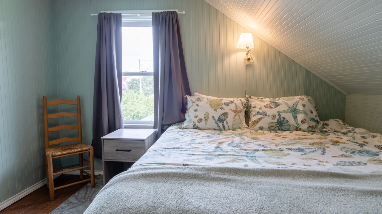 Photo of Bedroom in Rockaway Beach
