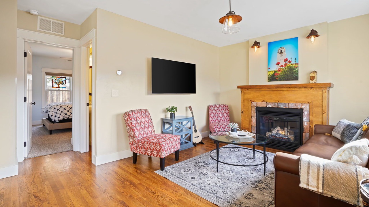 Photo of Livingroom in North End