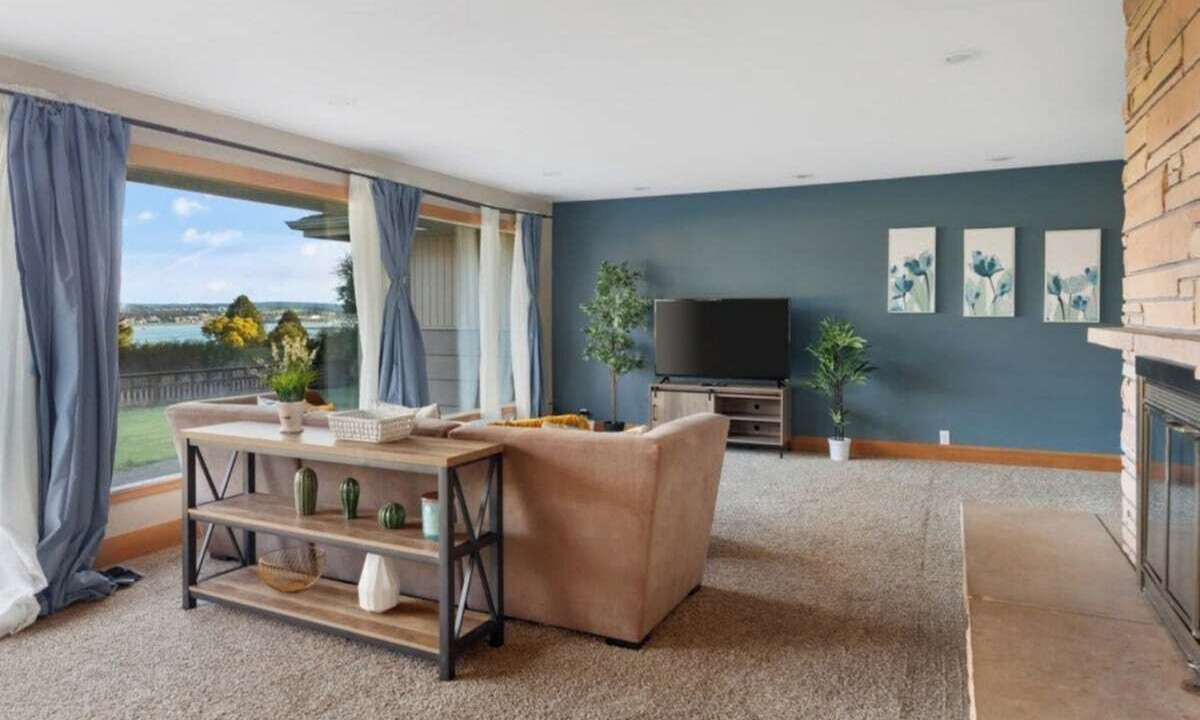 Photo of Livingroom in Oak Harbor