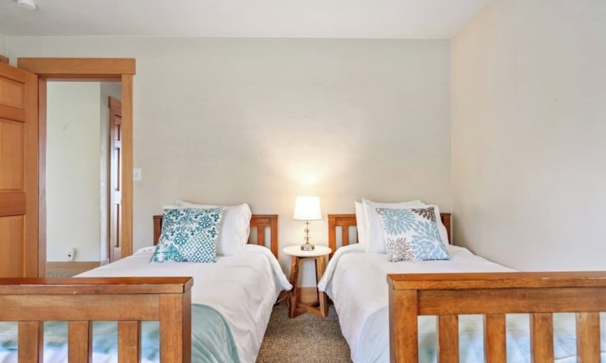 Photo of Bedroom in Oak Harbor