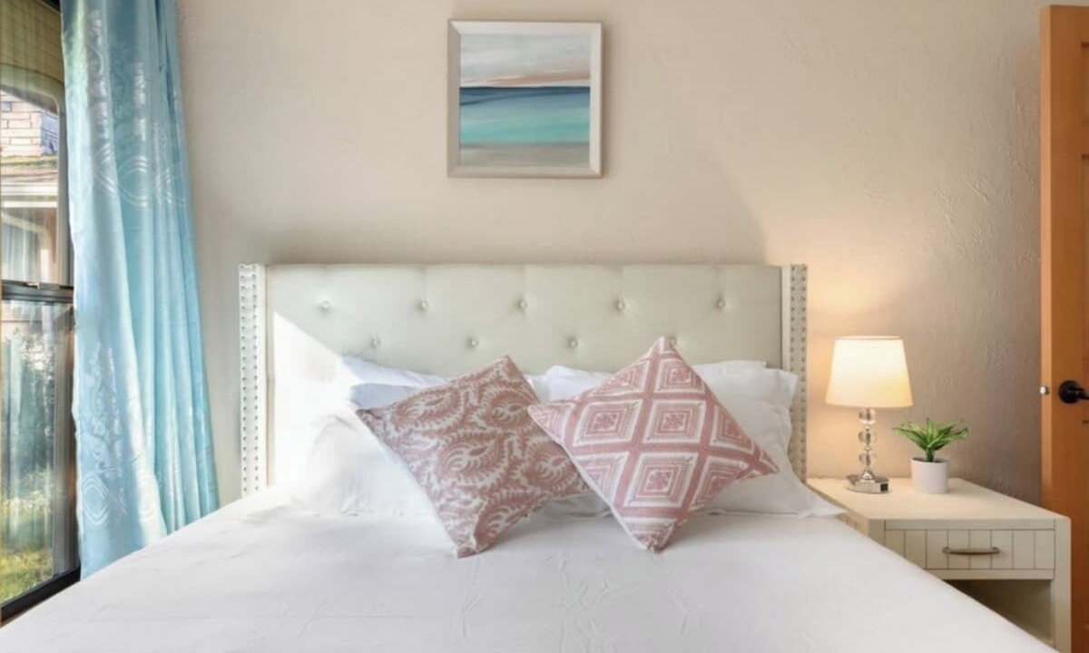 Photo of Bedroom in Oak Harbor