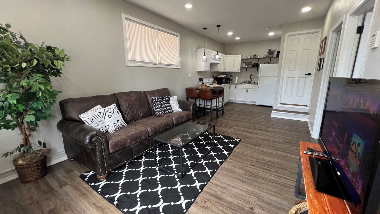 Photo of Livingroom in Parkland