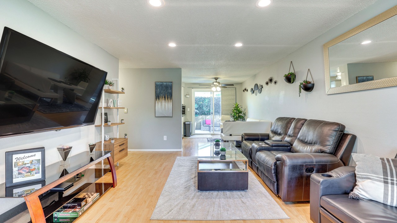 Photo of Livingroom in West Valley