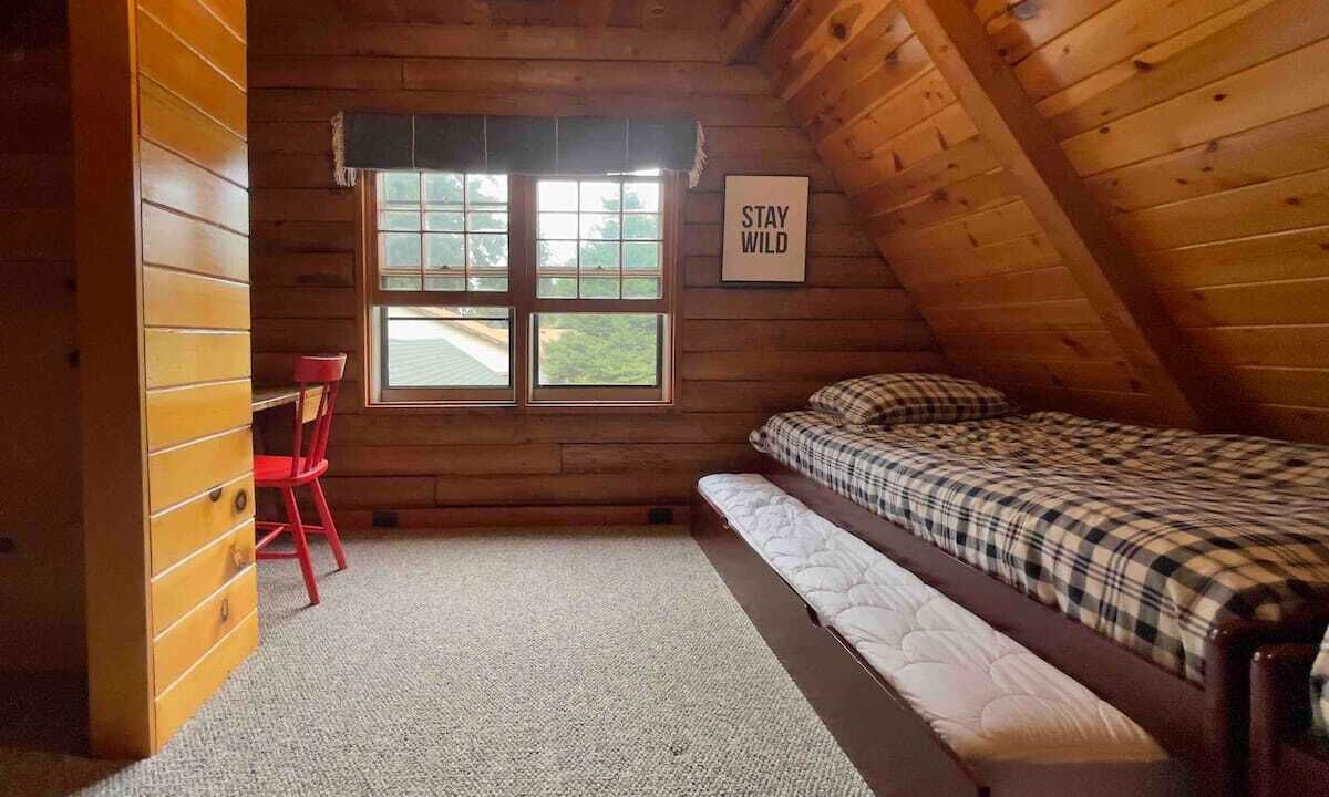 Photo of Bedroom in Roseburg