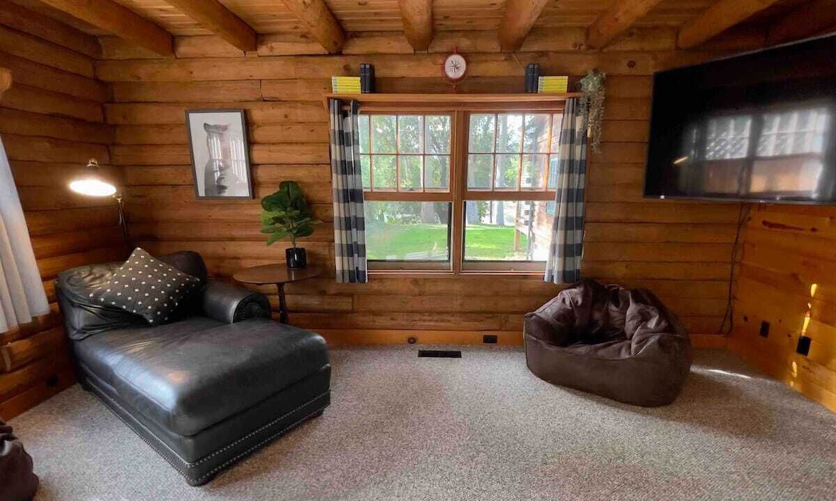 Photo of Livingroom in Roseburg