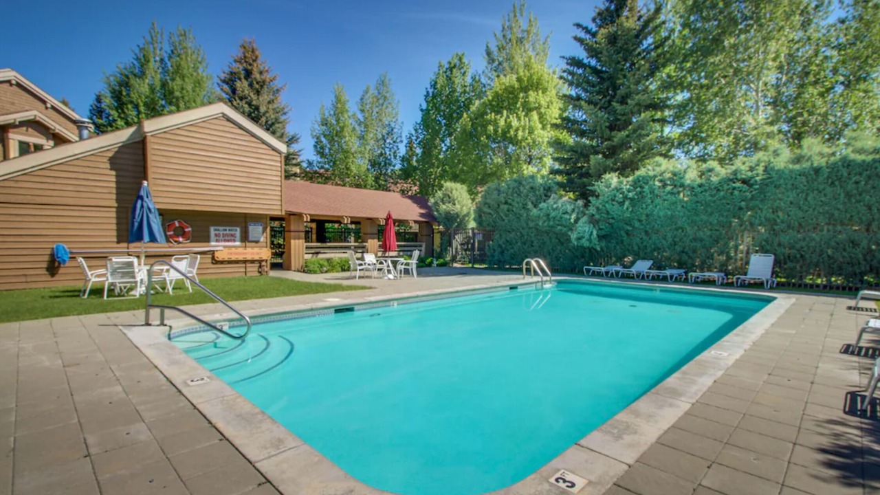 Photo of Outdoor in Elkhorn Village