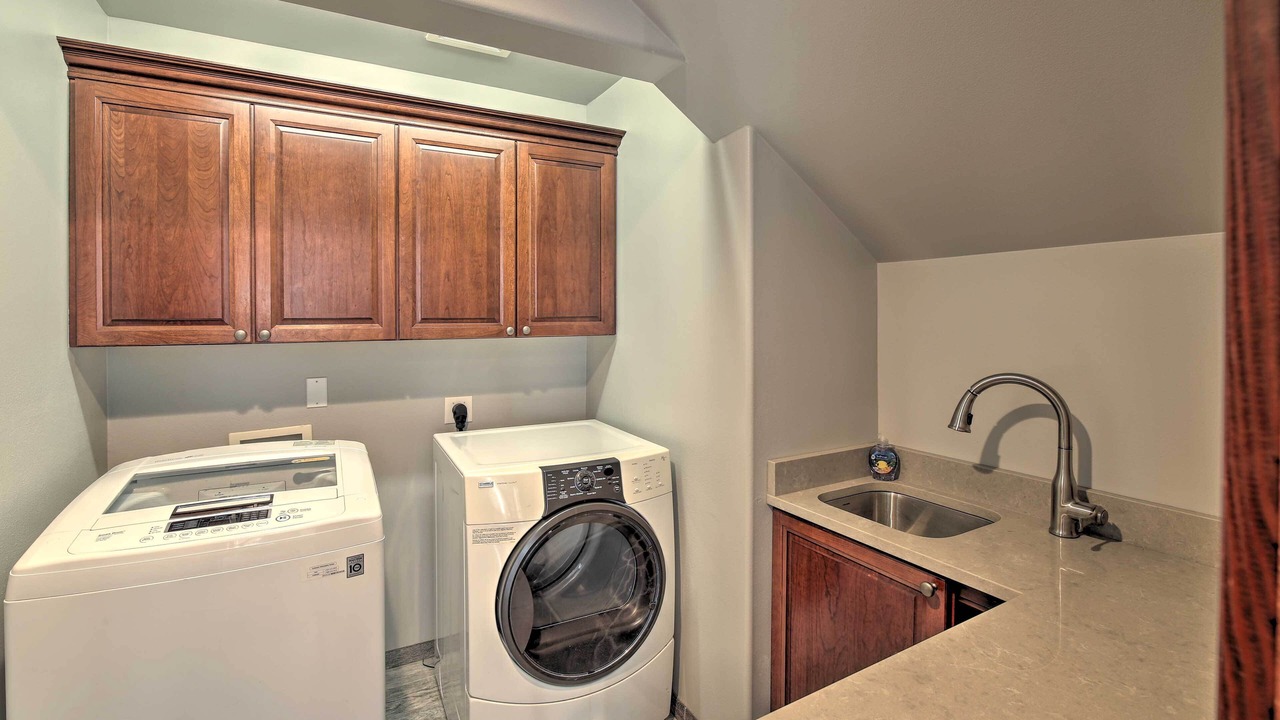 Photo of Bedroom in Eatonville
