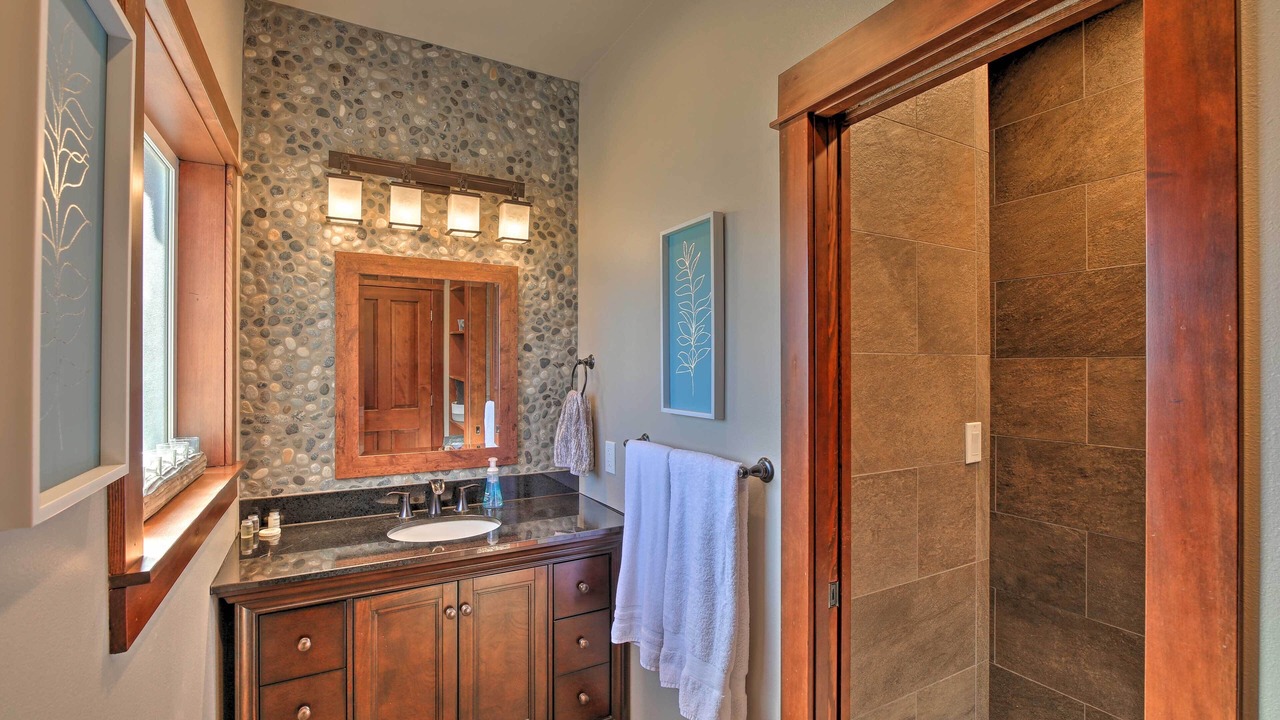 Photo of Bathroom in Eatonville