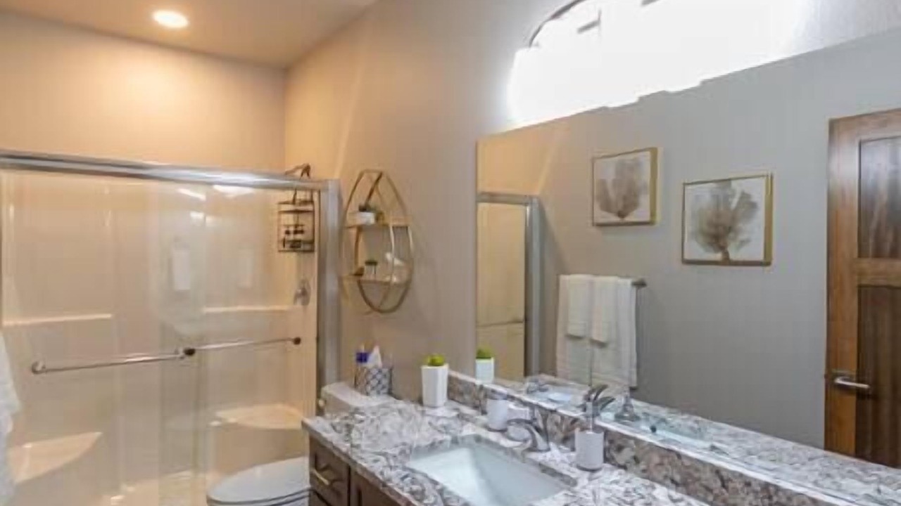 Photo of Bathroom in Valley
