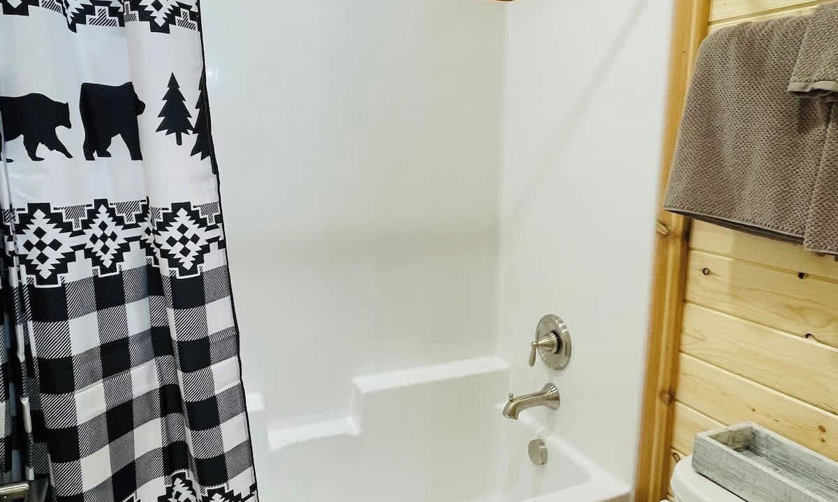 Photo of Bathroom in Island Park