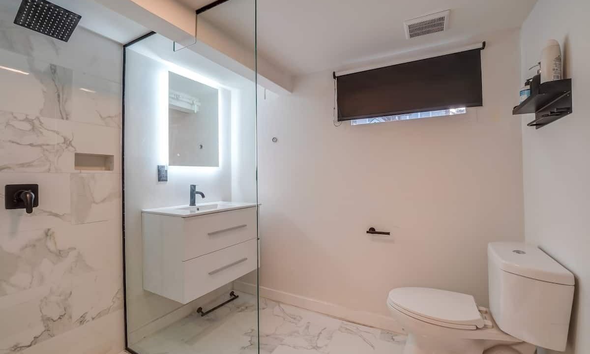 Photo of Bathroom in King