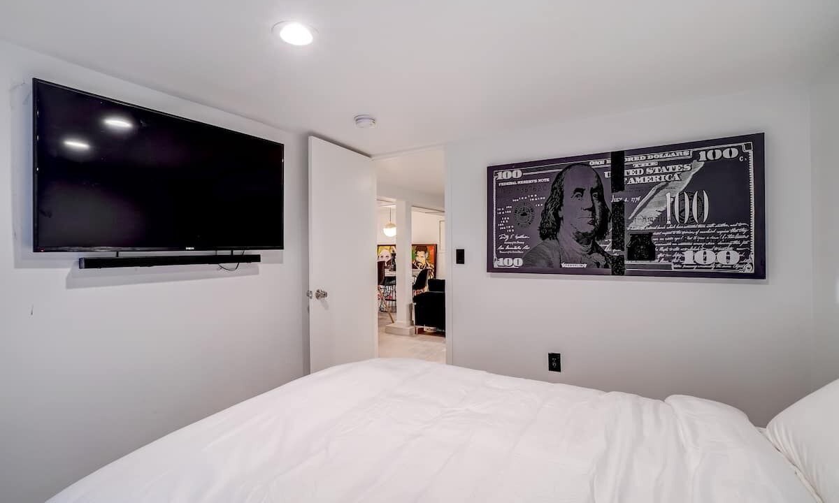 Photo of Bedroom in King