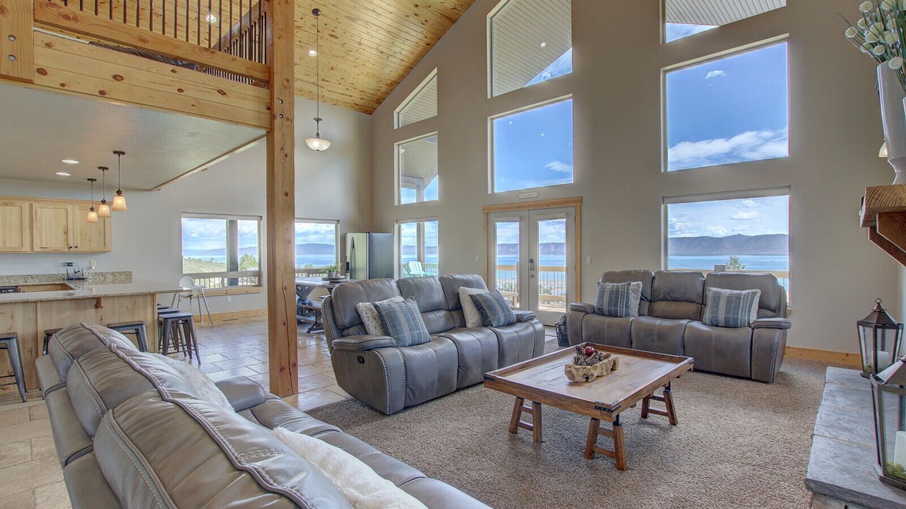 Photo of Livingroom in Harbor Village