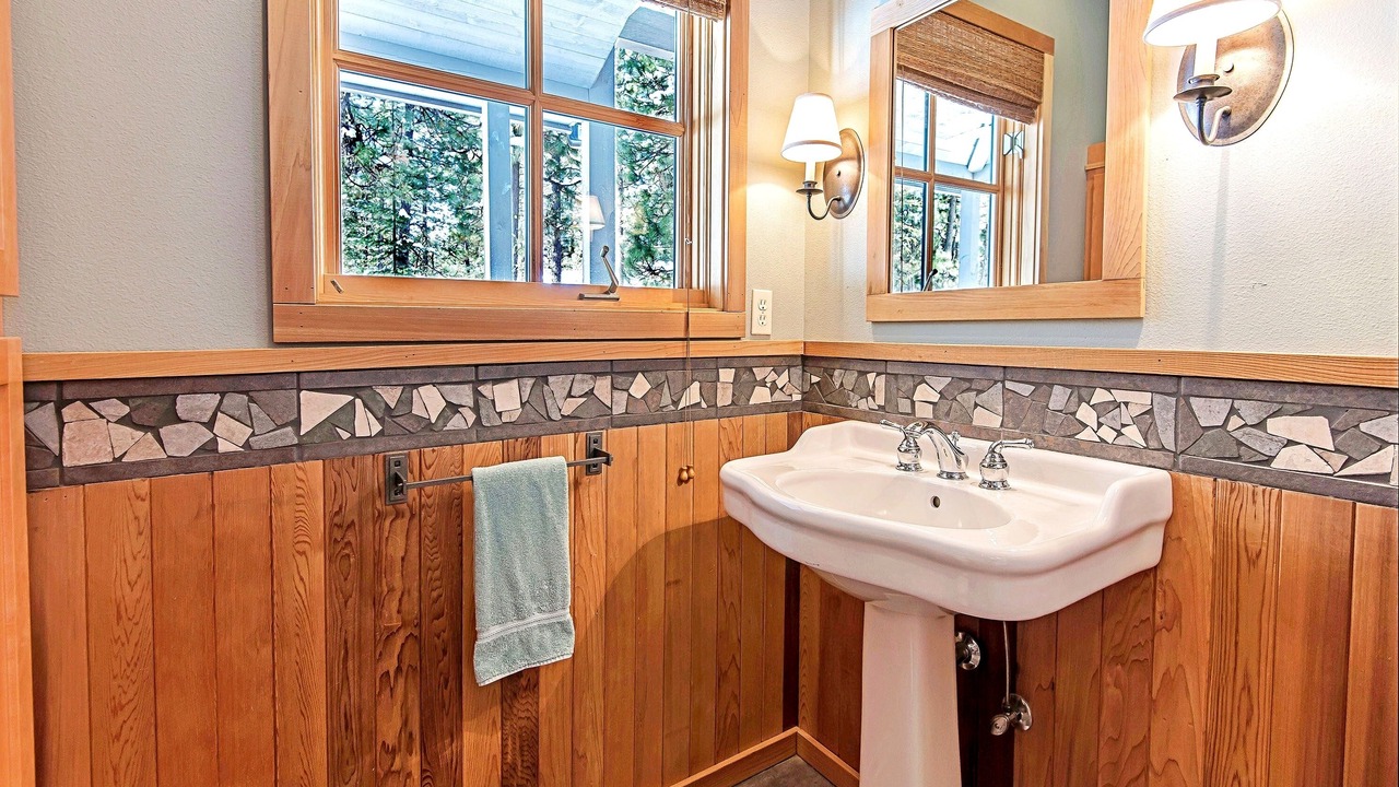 Photo of Bedroom in Black Butte Ranch