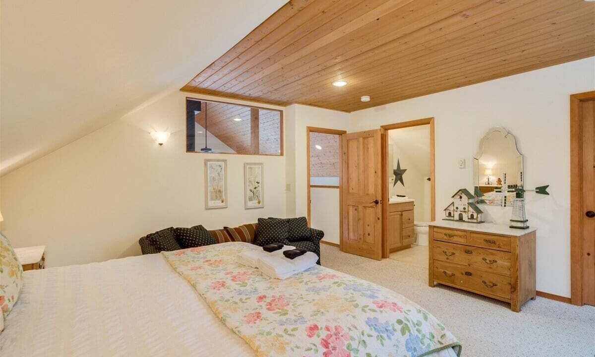Photo of Bedroom in Leavenworth