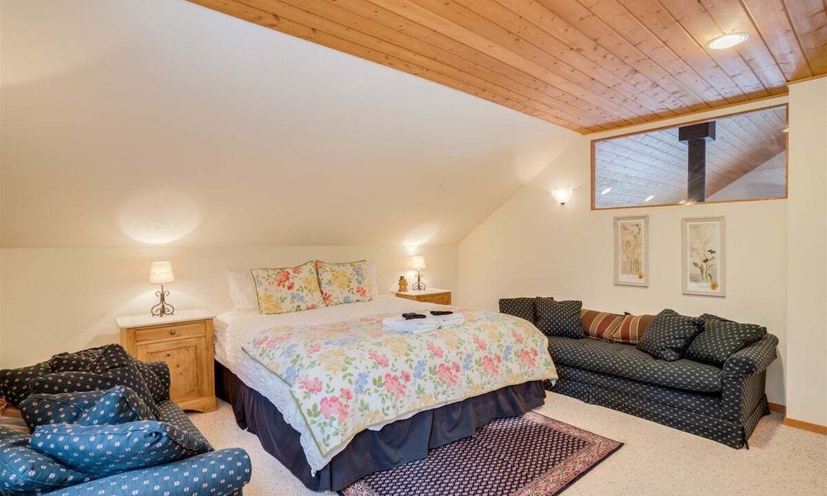 Photo of Bedroom in Leavenworth