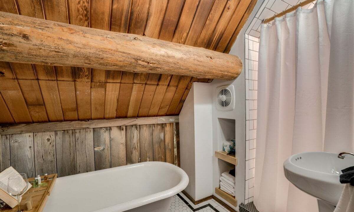 Photo of Bathroom in Leavenworth