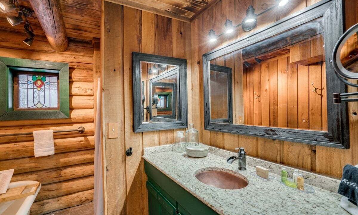 Photo of Bathroom in Leavenworth