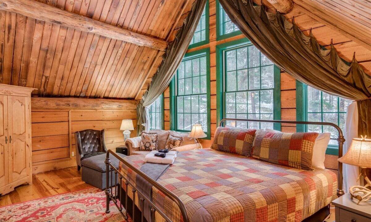 Photo of Bedroom in Leavenworth