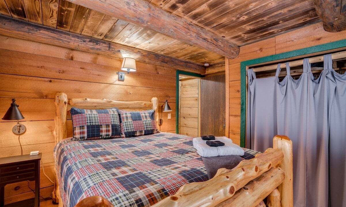Photo of Bedroom in Leavenworth
