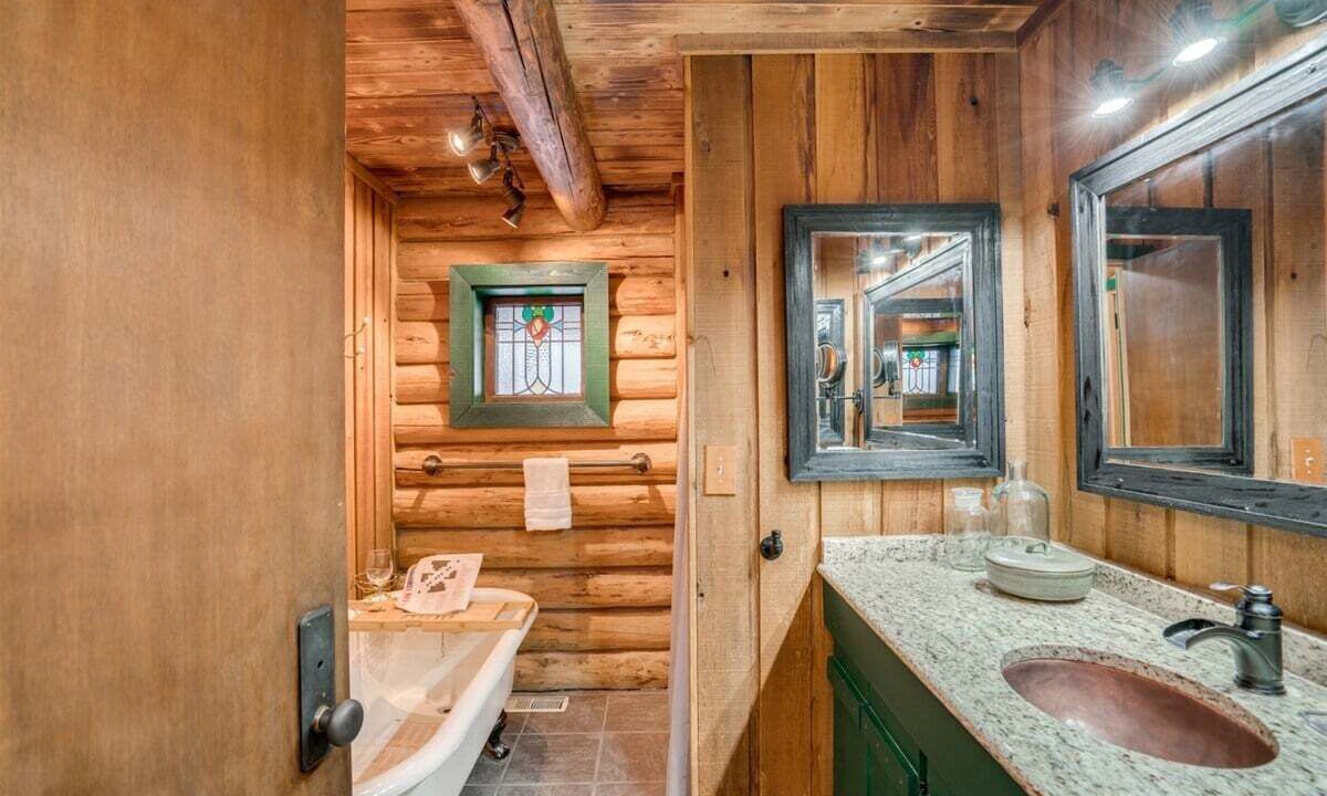 Photo of Bathroom in Leavenworth
