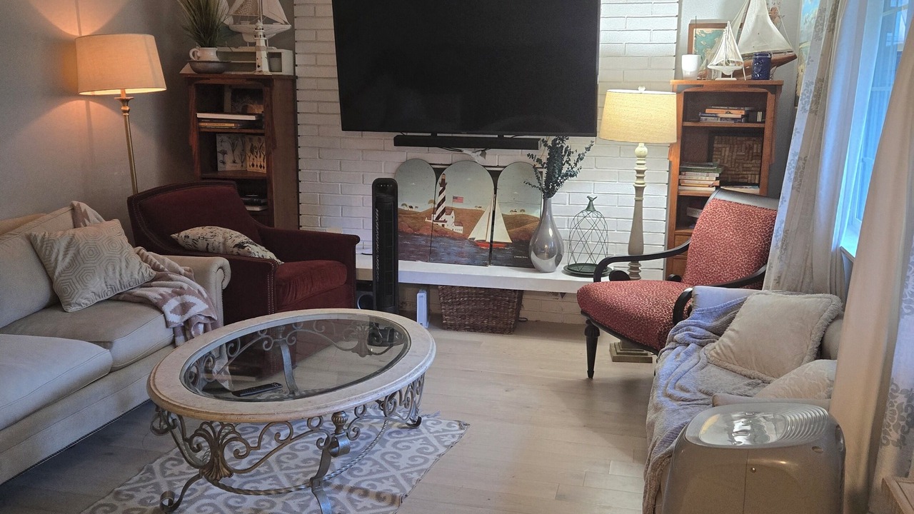 Photo of Livingroom in University Place