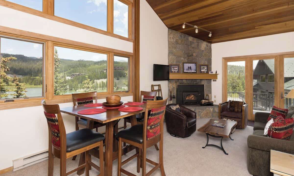 Photo of Livingroom in Big Sky