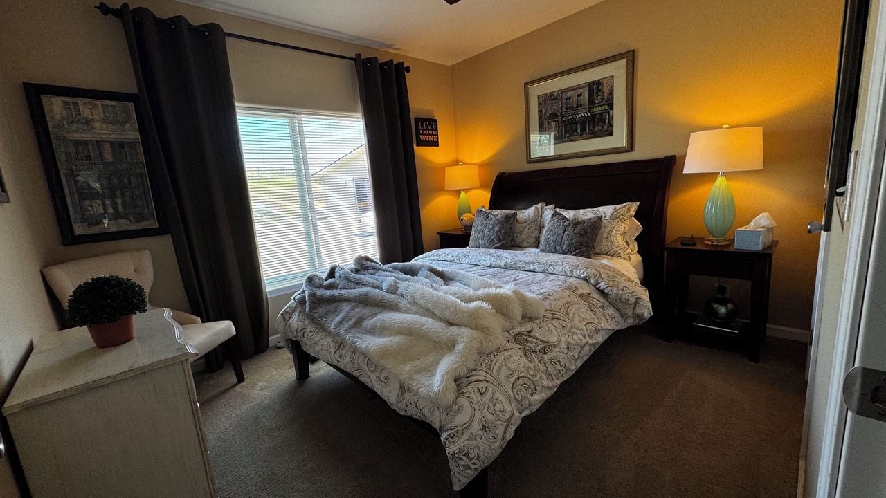 Photo of Bedroom in Benton City
