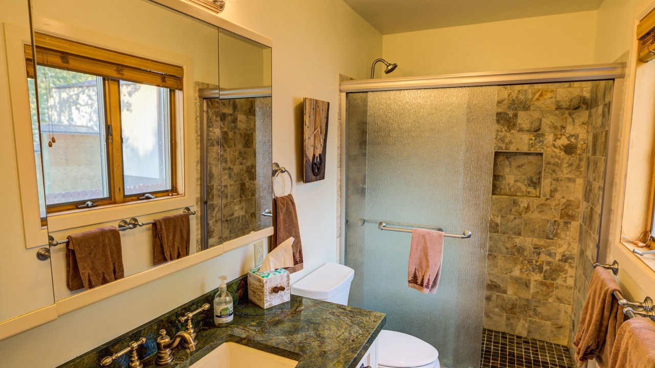 Photo of Bathroom in Alpine