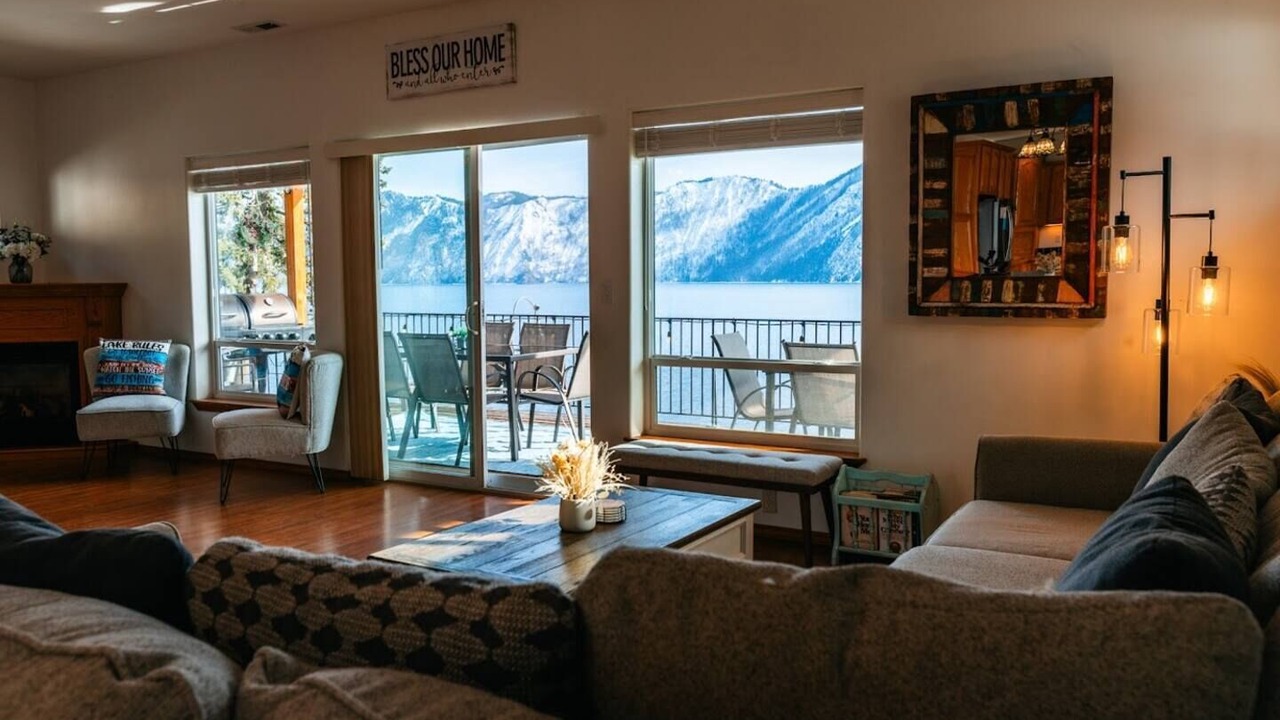 Photo of Livingroom in Bayview