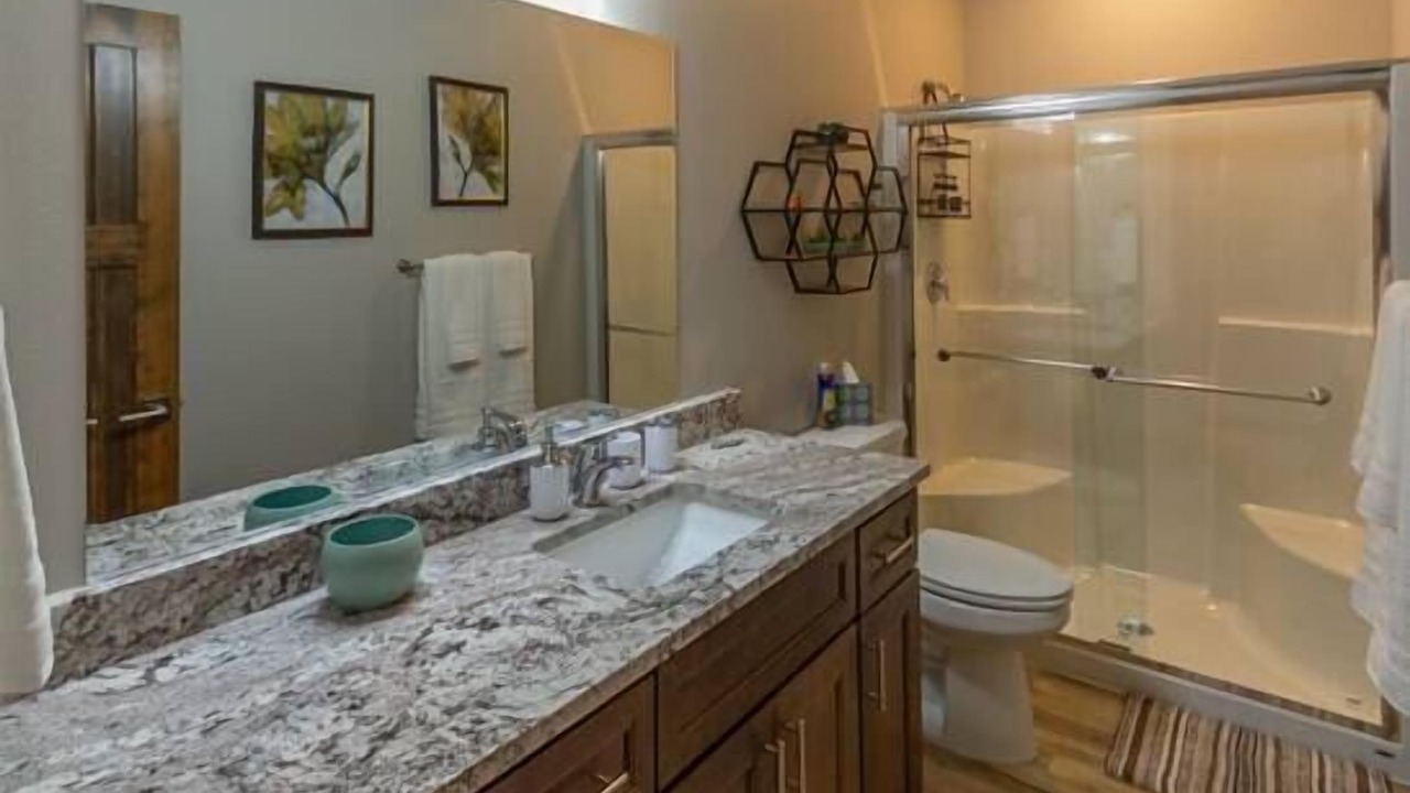 Photo of Bathroom in Valley