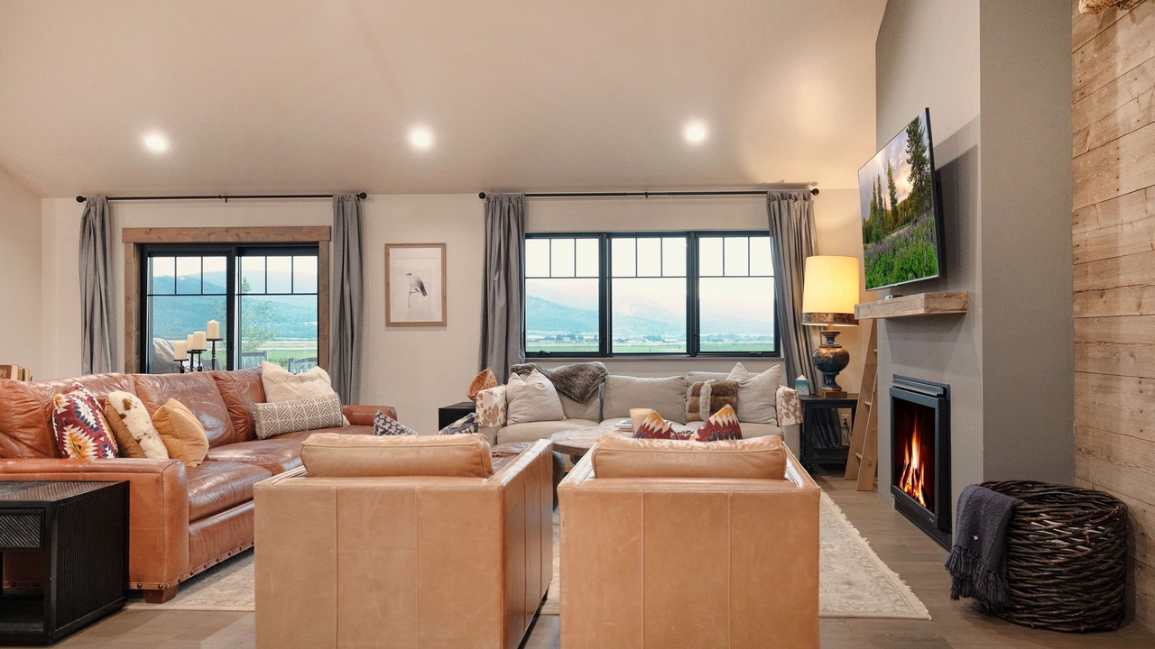 Photo of Livingroom in Victor
