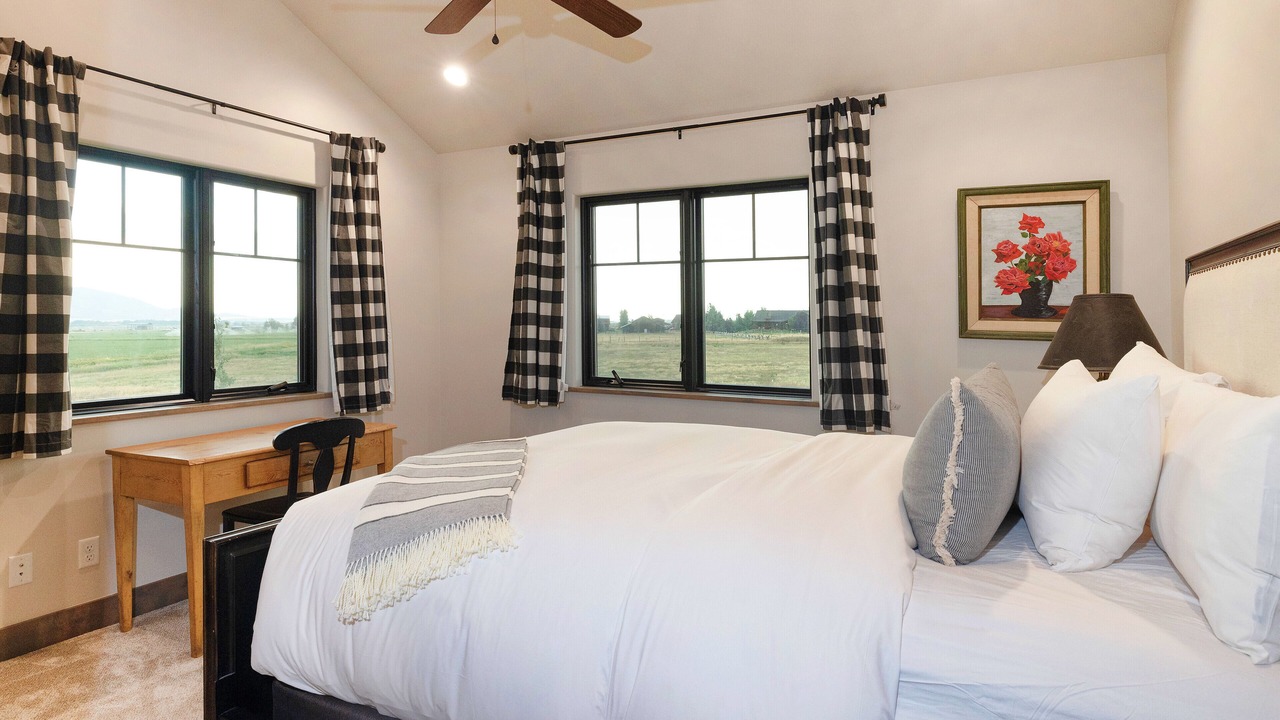 Photo of Bedroom in Victor