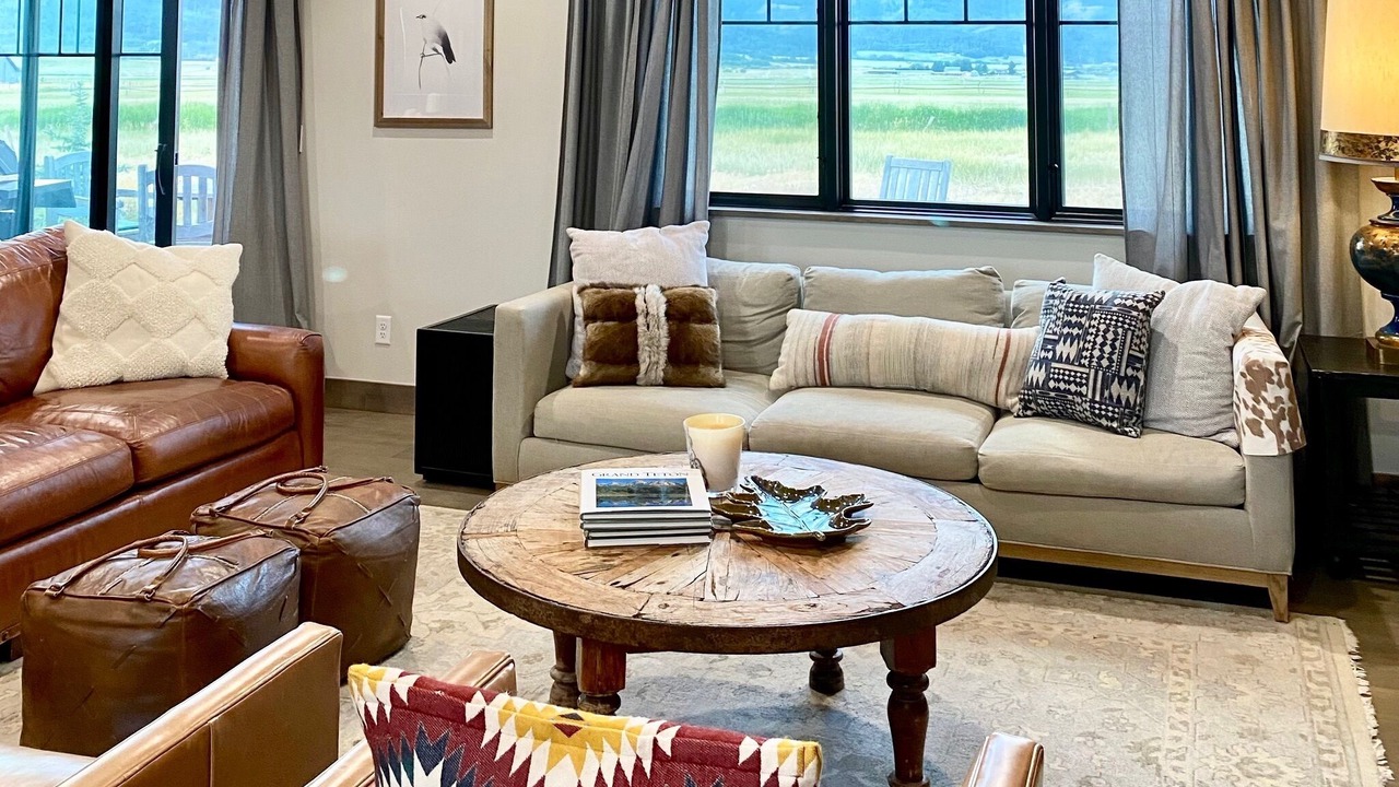 Photo of Livingroom in Victor