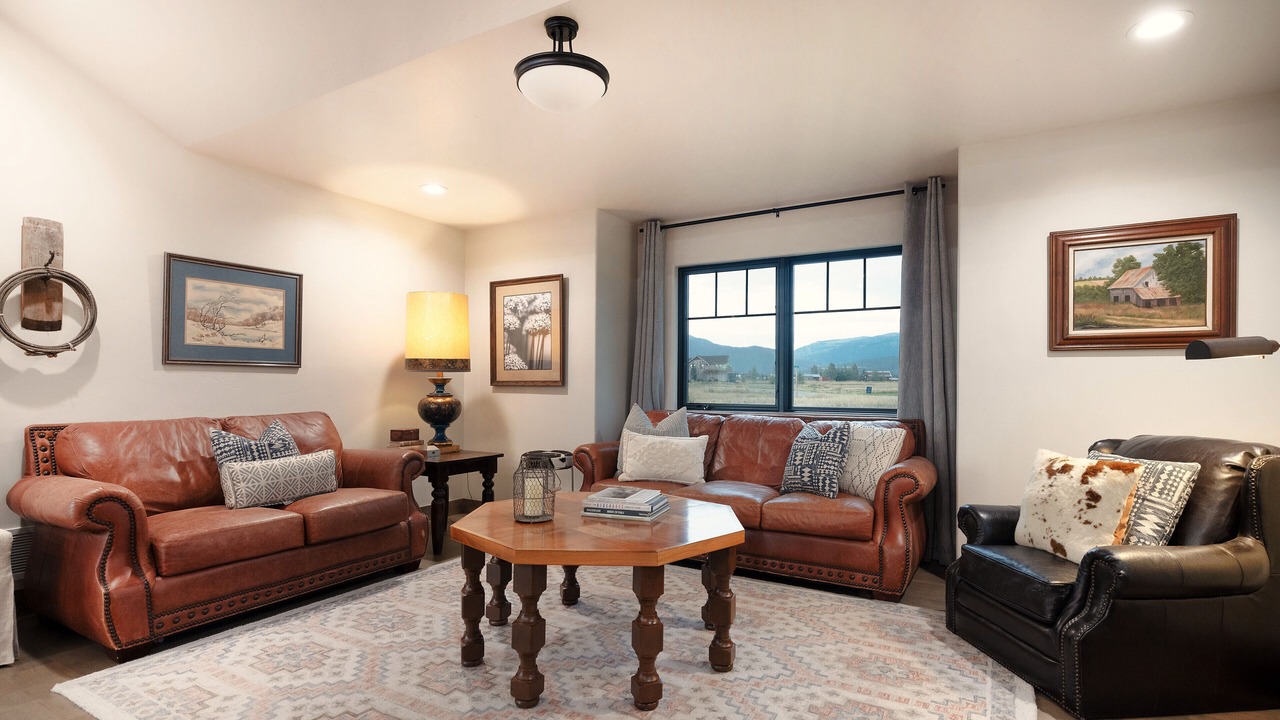 Photo of Livingroom in Victor