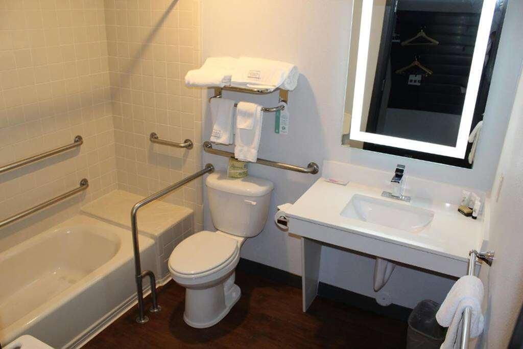 Photo of Bathroom in Ontario