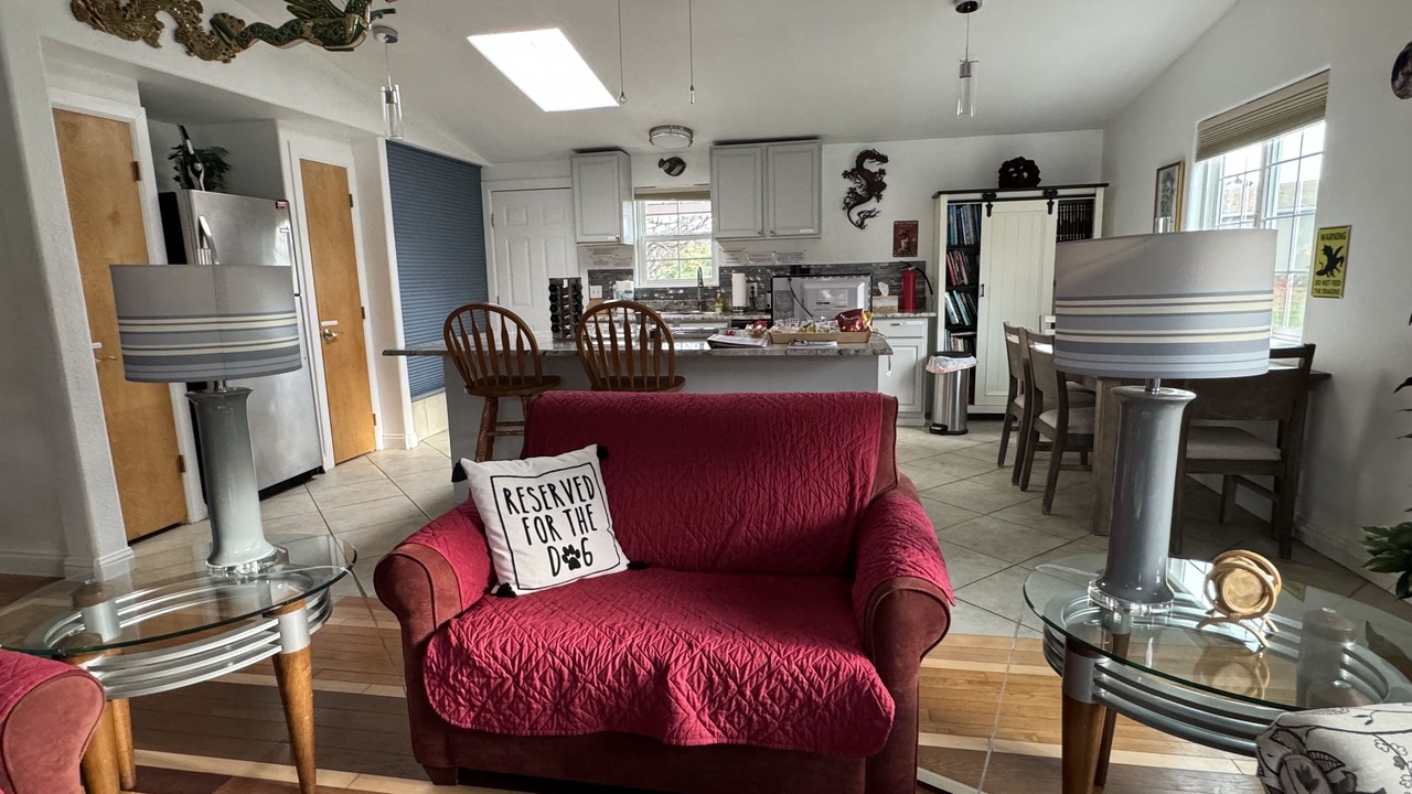 Photo of Livingroom in Ashland