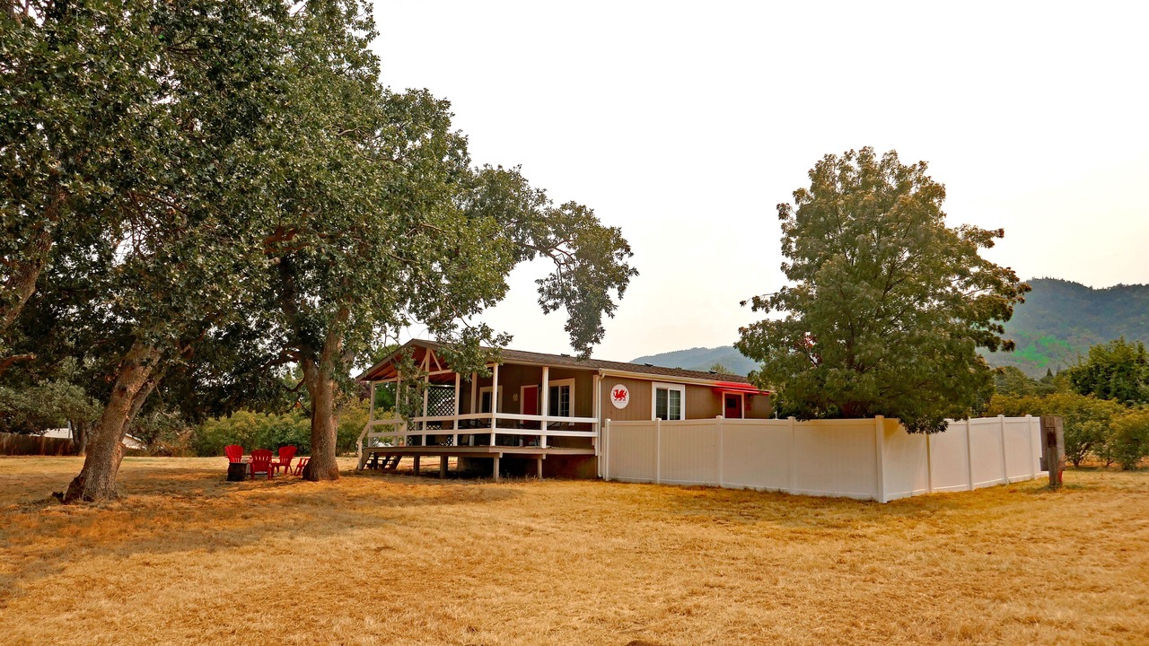 Photo of Outdoor in Ashland