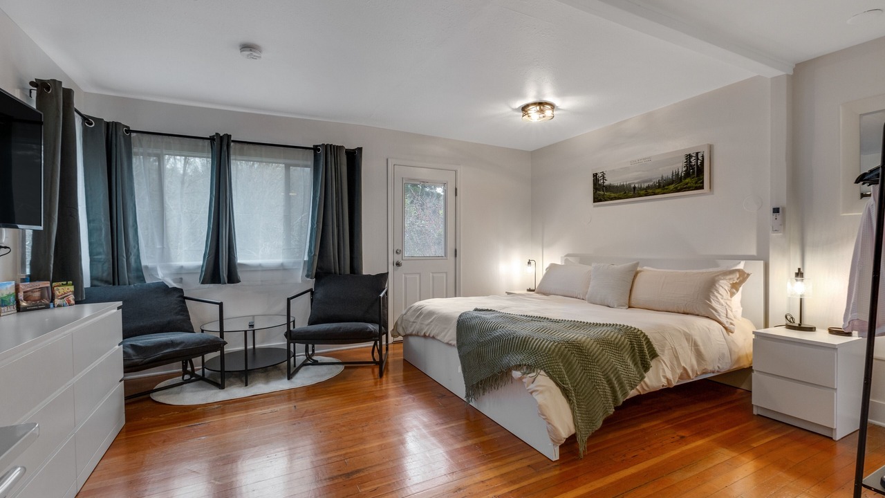 Photo of Bedroom in Quilcene