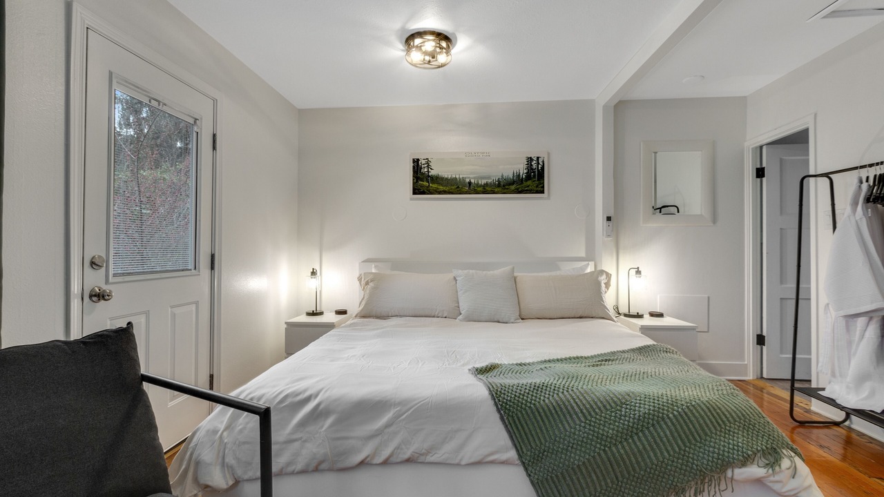 Photo of Bedroom in Quilcene