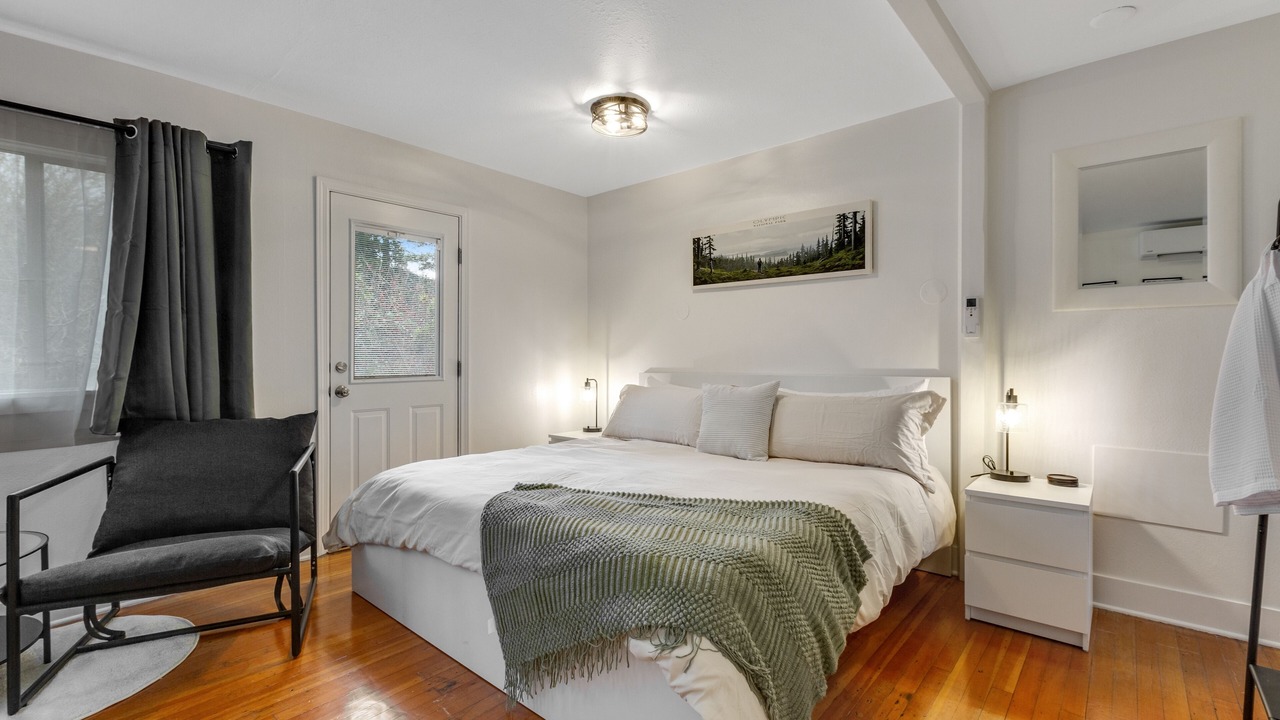 Photo of Bedroom in Quilcene