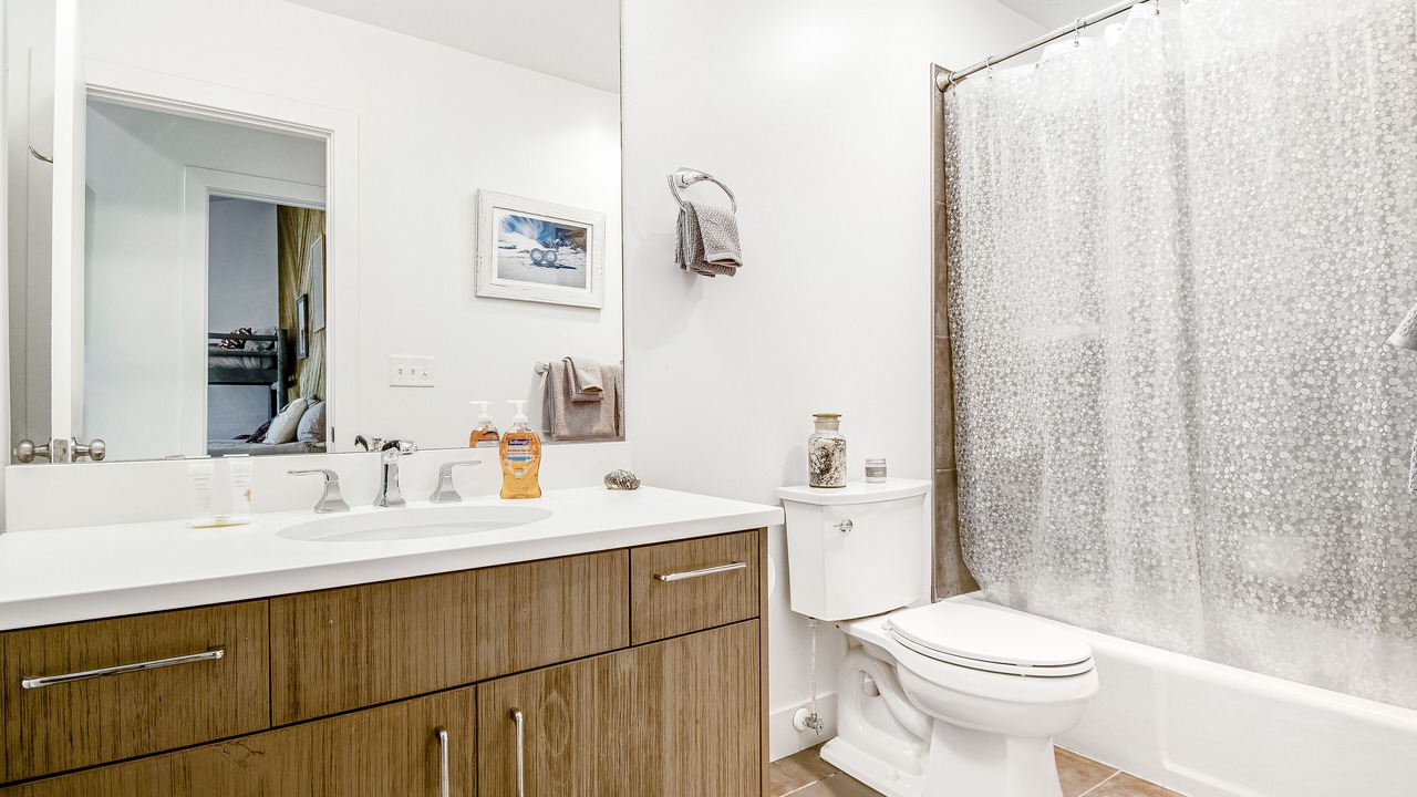Photo of Bathroom in Garden City