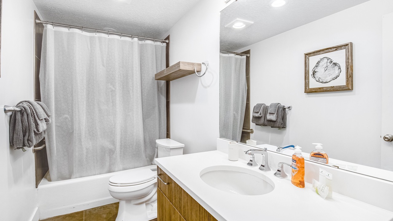 Photo of Bathroom in Garden City