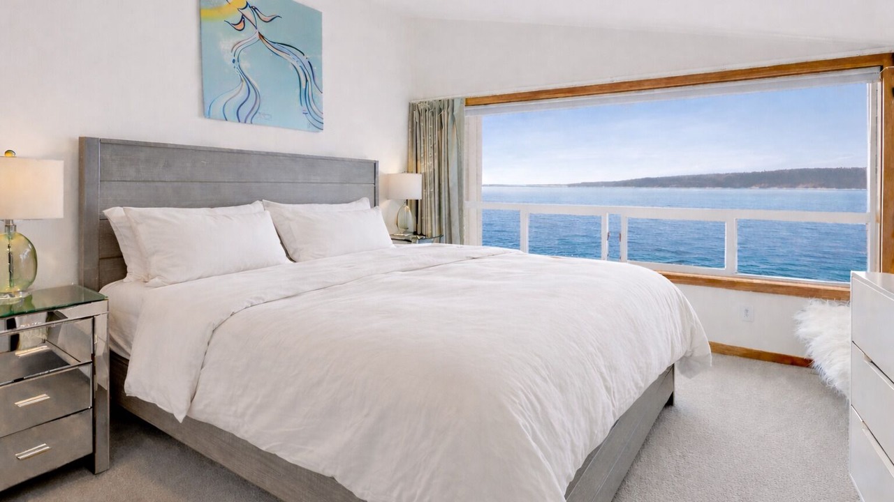 Photo of Bedroom in Langley