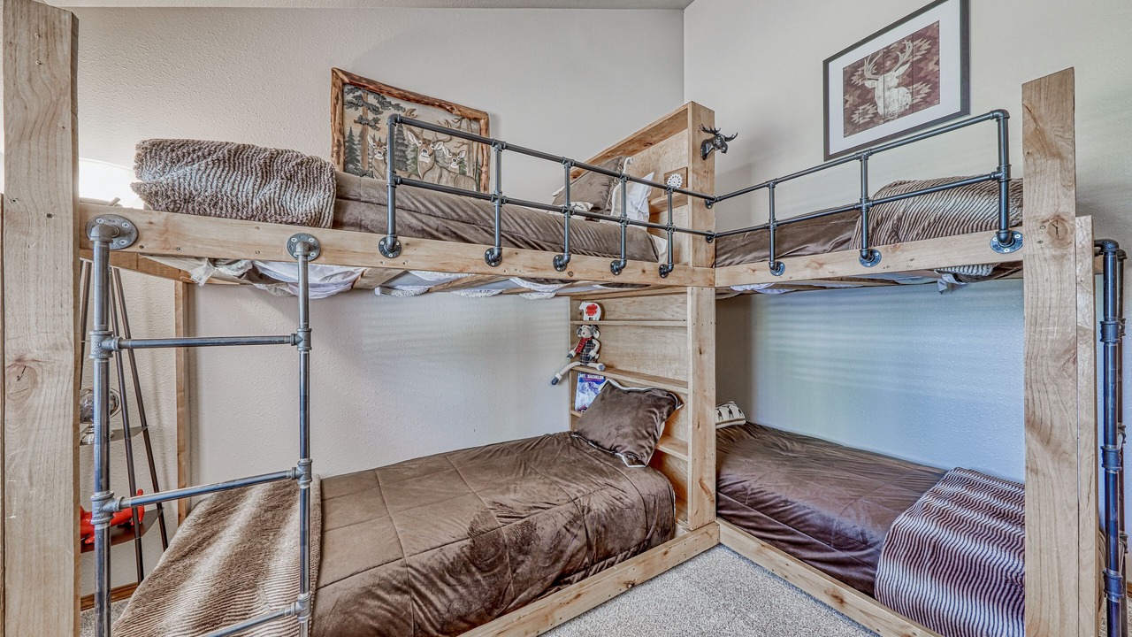 Photo of Bedroom in Sunriver