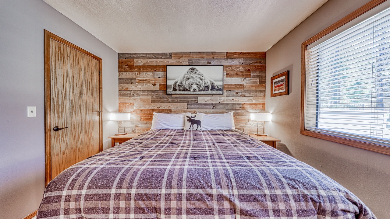 Photo of Bedroom in Sunriver