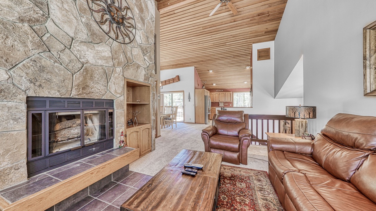 Photo of Livingroom in Sunriver
